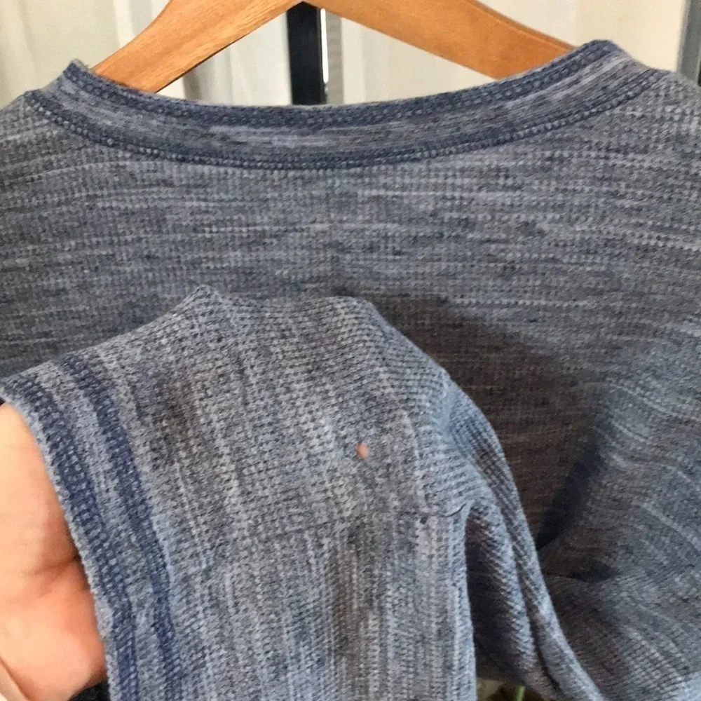ARIZONA JEAN COMPANY Long Sleeved Waffle-Knit Henley for Men—Sz L
